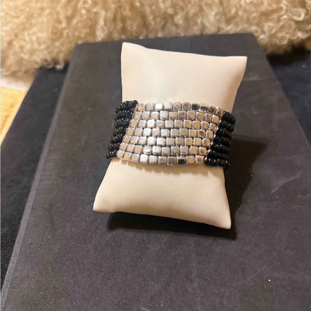 Silver and Black Seedbeed Bracelet